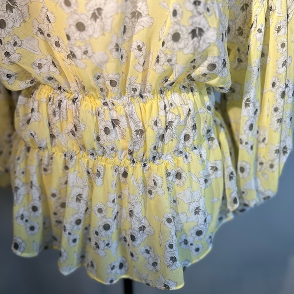 ZARA Chiffon Floral Yellow Women's Blouse with Clinched Waist Medium - Picture 5 of 10